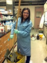 Lab cleanup<br />Spring 2012″/></figure>
<p><em>Lab cleanup<br>Spring 2012</em><br></p>
<figure class=